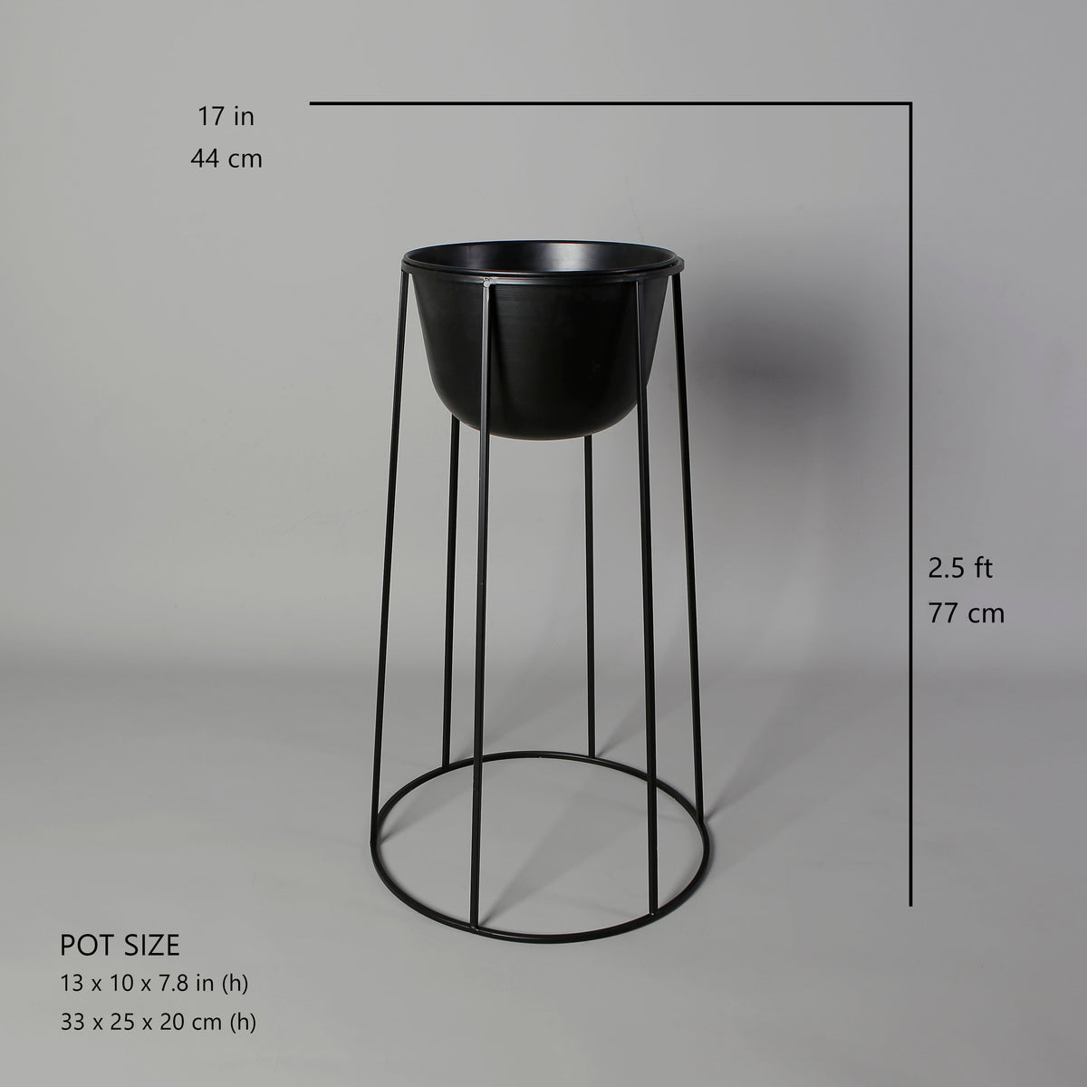 Nura Black Raised Metal Pot Planter 2.5’