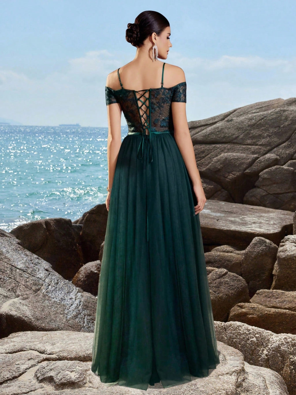 Emerald Green Off-Shoulder Lace Corset Evening Gown – A-Line Tulle Maxi Dress