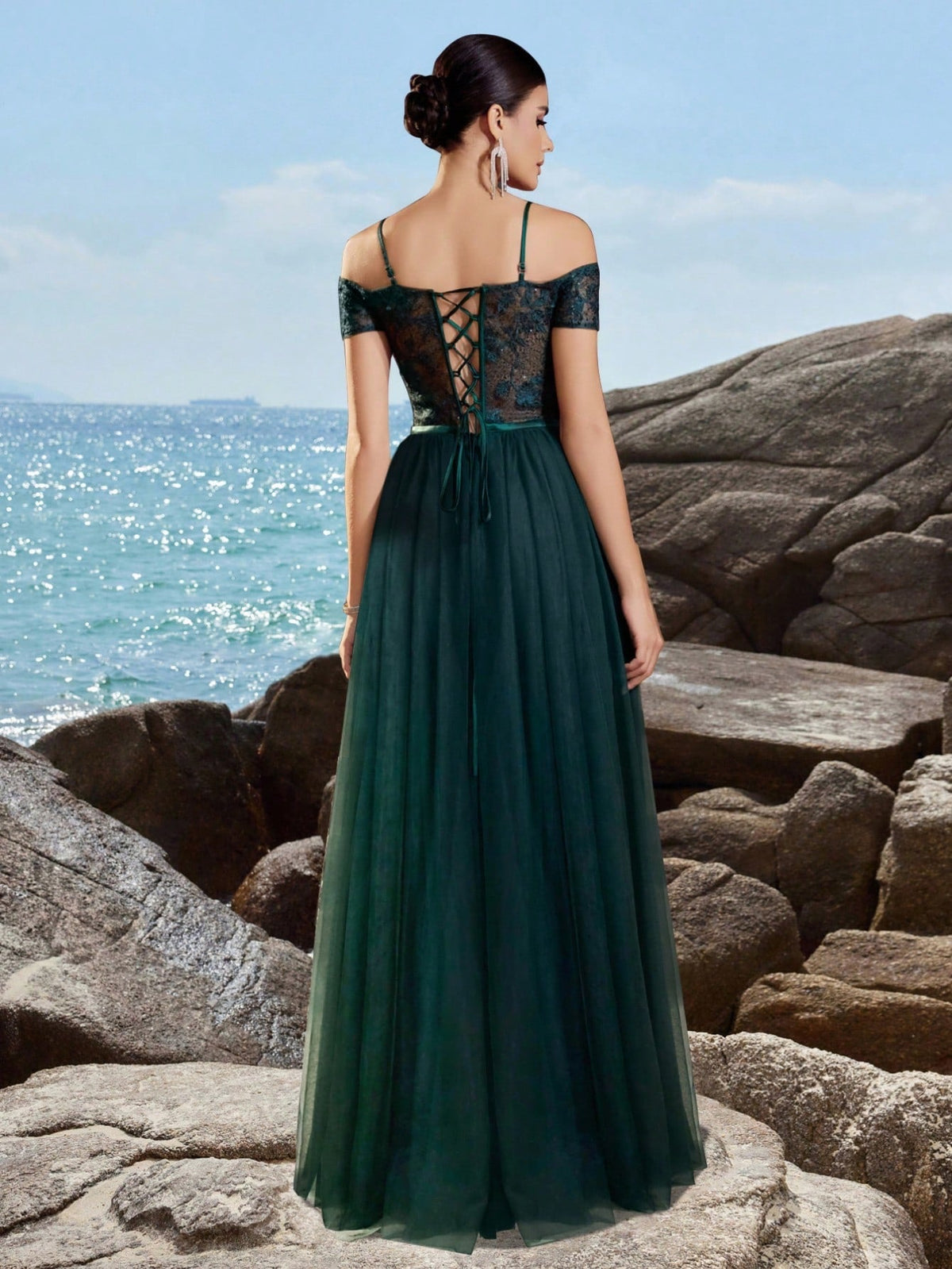 Emerald Green Off-Shoulder Lace Corset Evening Gown – A-Line Tulle Maxi Dress