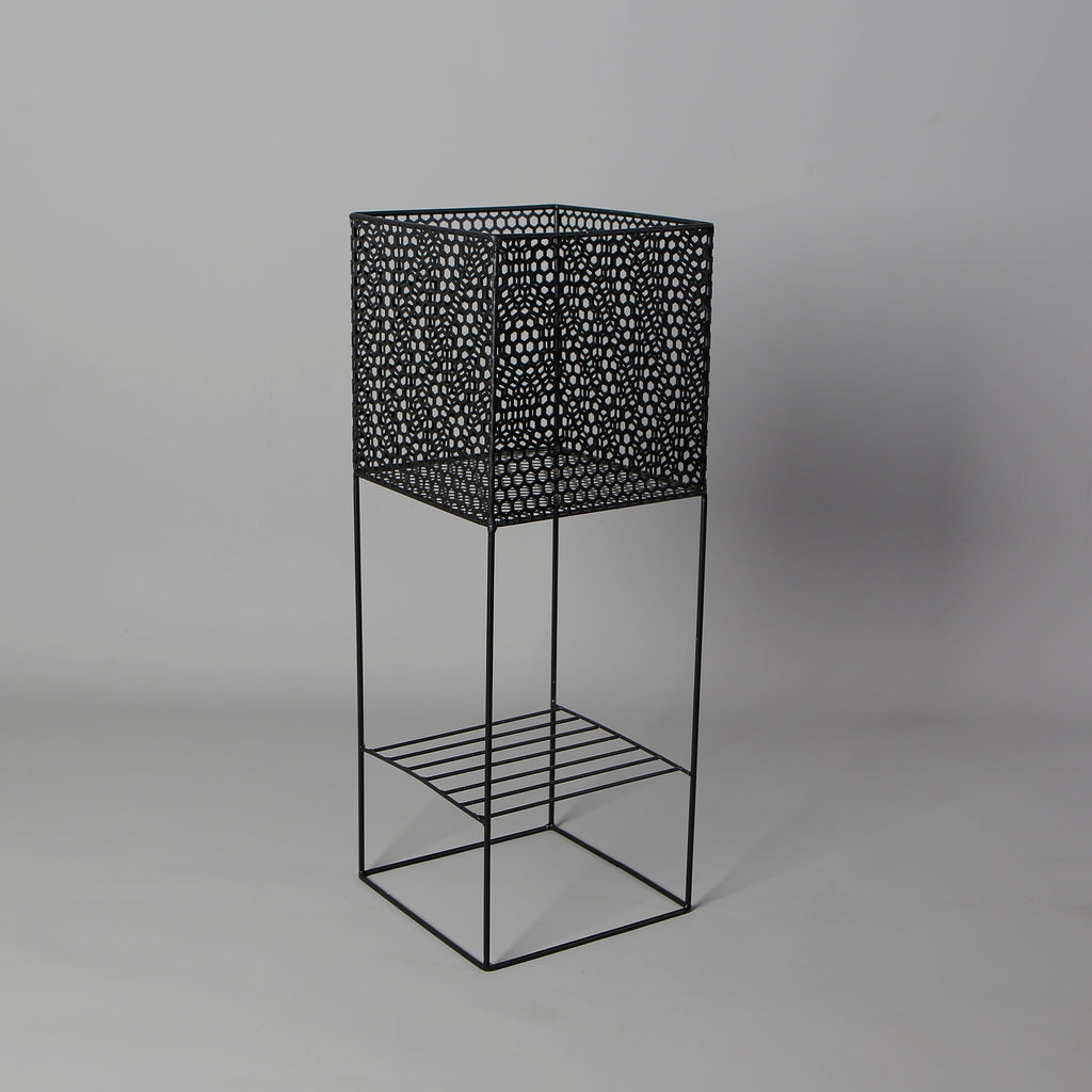 Salma Black Raised Metal Pot Planter 2.3’
