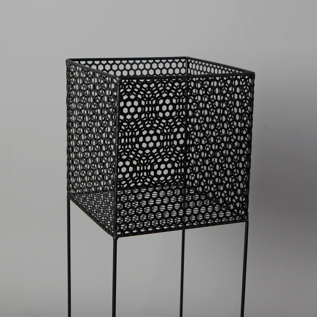 Salma Black Raised Metal Pot Planter 2.3’