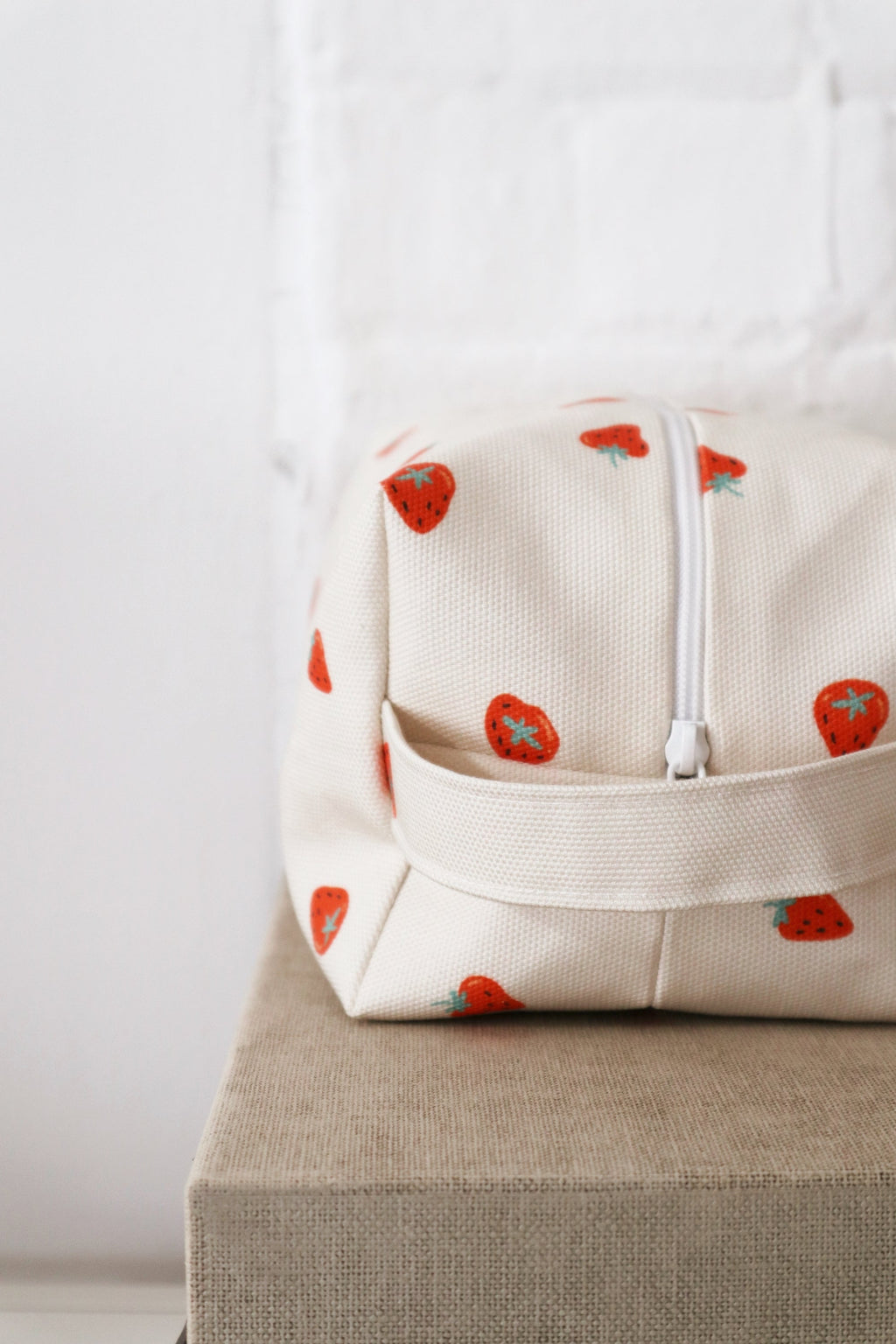 Makeup Bag - Strawberry