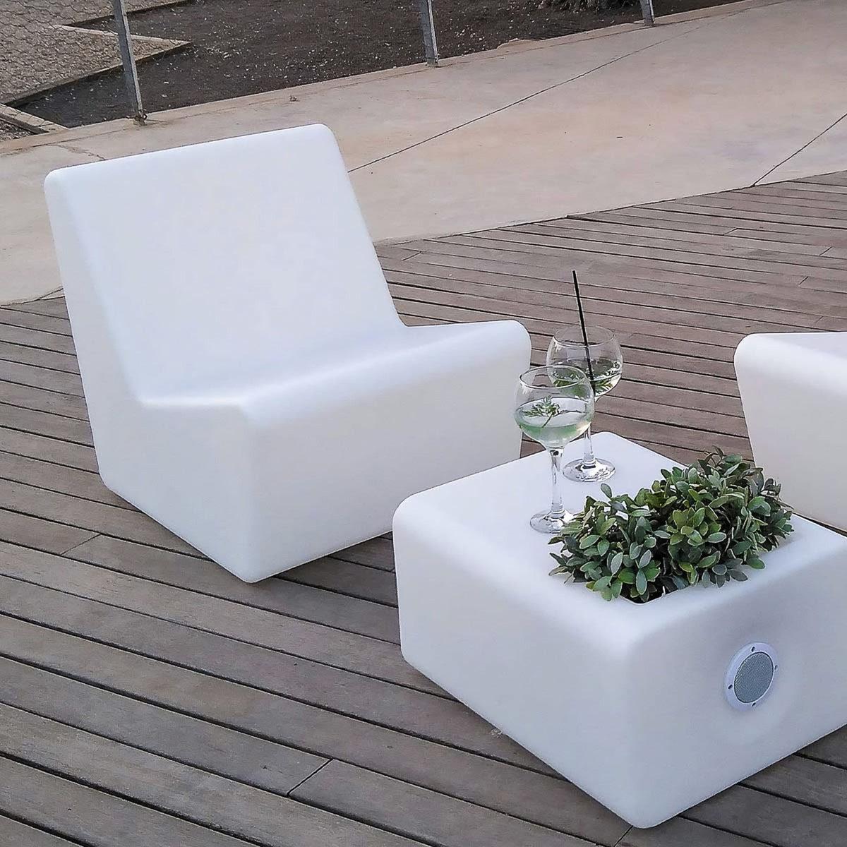 Tarida Sit<br> Indoor & Outdoor Chair