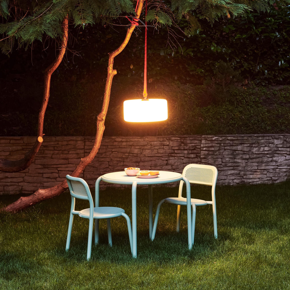Toní Bistro Set<br> 1 Round Table + 2 Chairs