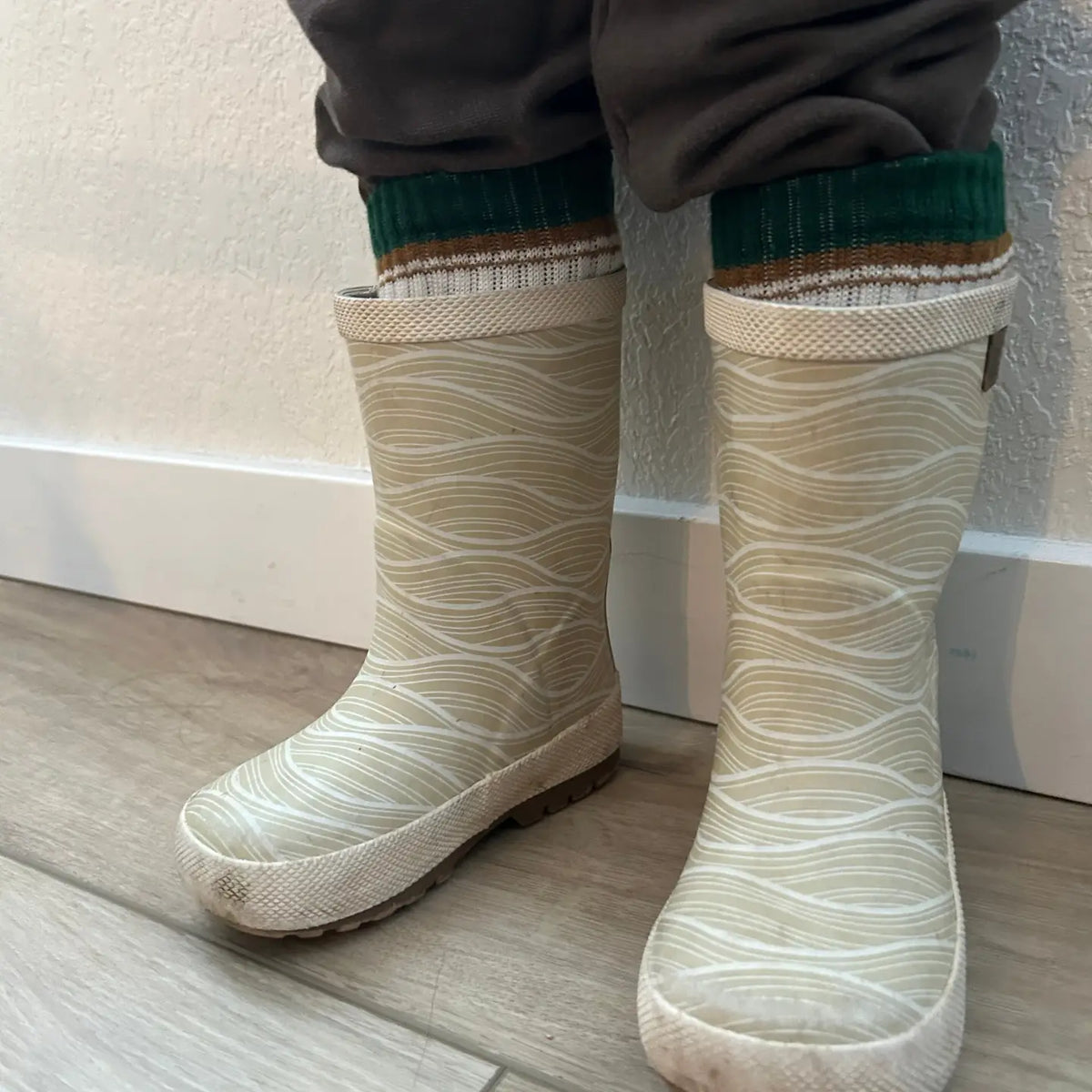 Moisture-Wicking 95% Merino Wool Boot Socks